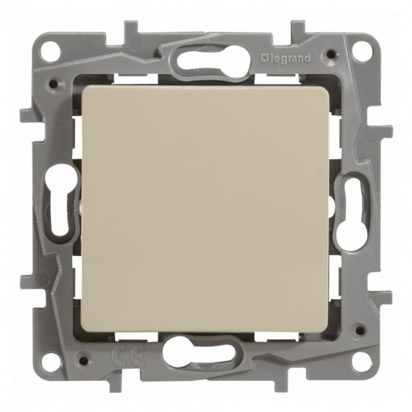 Фото Выключатель 1-клавишный legrand etika сл.кость с подсветкой, 10а, винт. клем. (арт. 672303)