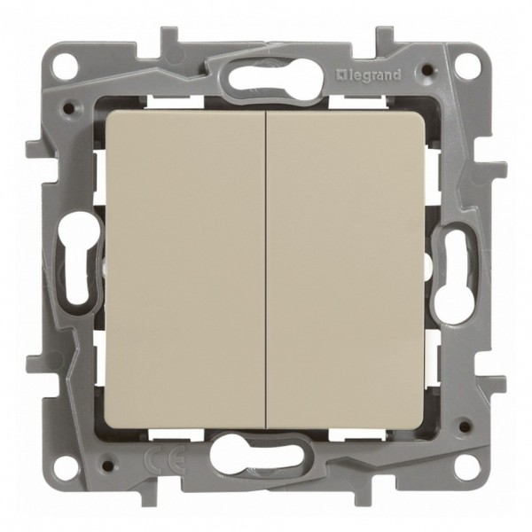 Фото Выключатель 2-х клавишный, legrand etika сл.кость 10а, винт. клем. (арт. 672302)